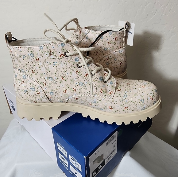 NWT ARIZONA JEAN CO. Falcon Anle boots - Picture 6 of 7